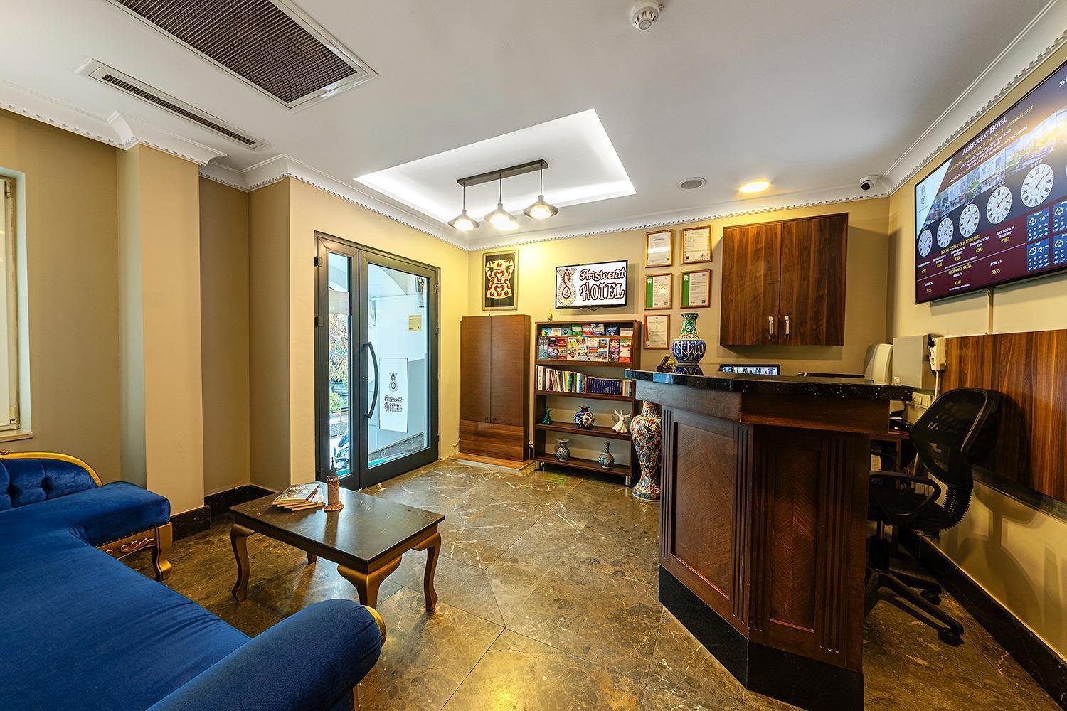 Aristocrat Hotel Istanbul Bagian luar foto