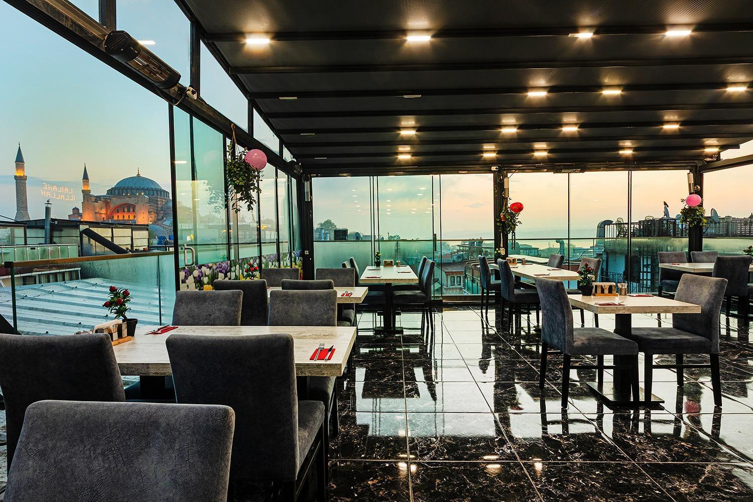 Aristocrat Hotel Istanbul Bagian luar foto