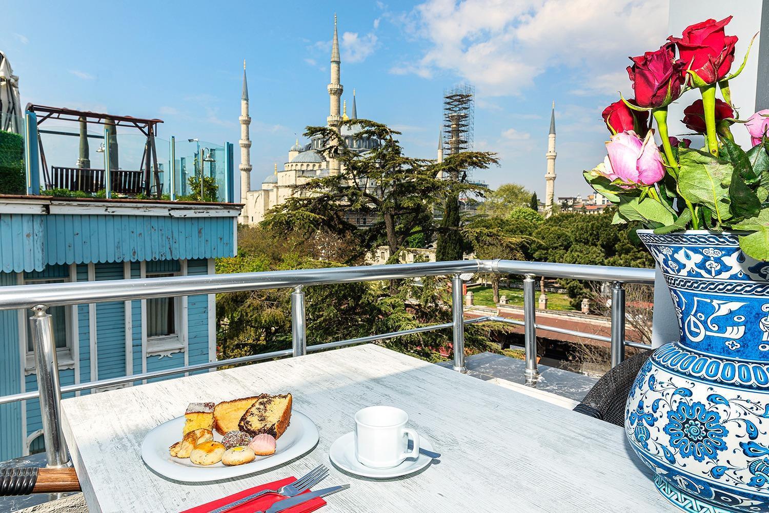 Aristocrat Hotel Istanbul Bagian luar foto