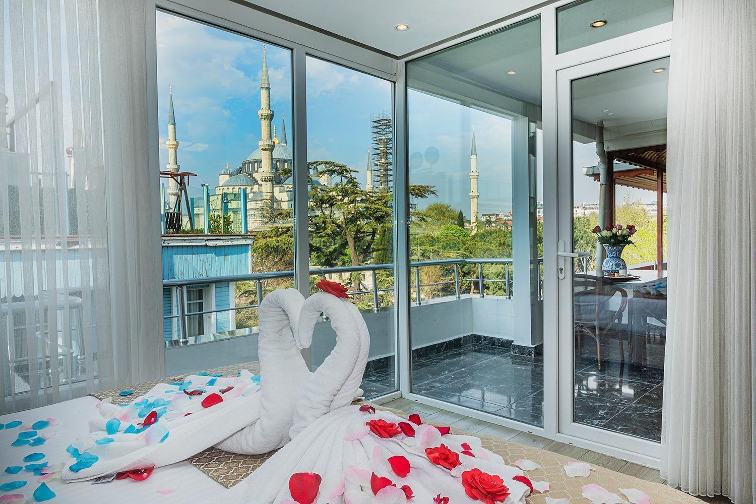 Aristocrat Hotel Istanbul Bagian luar foto