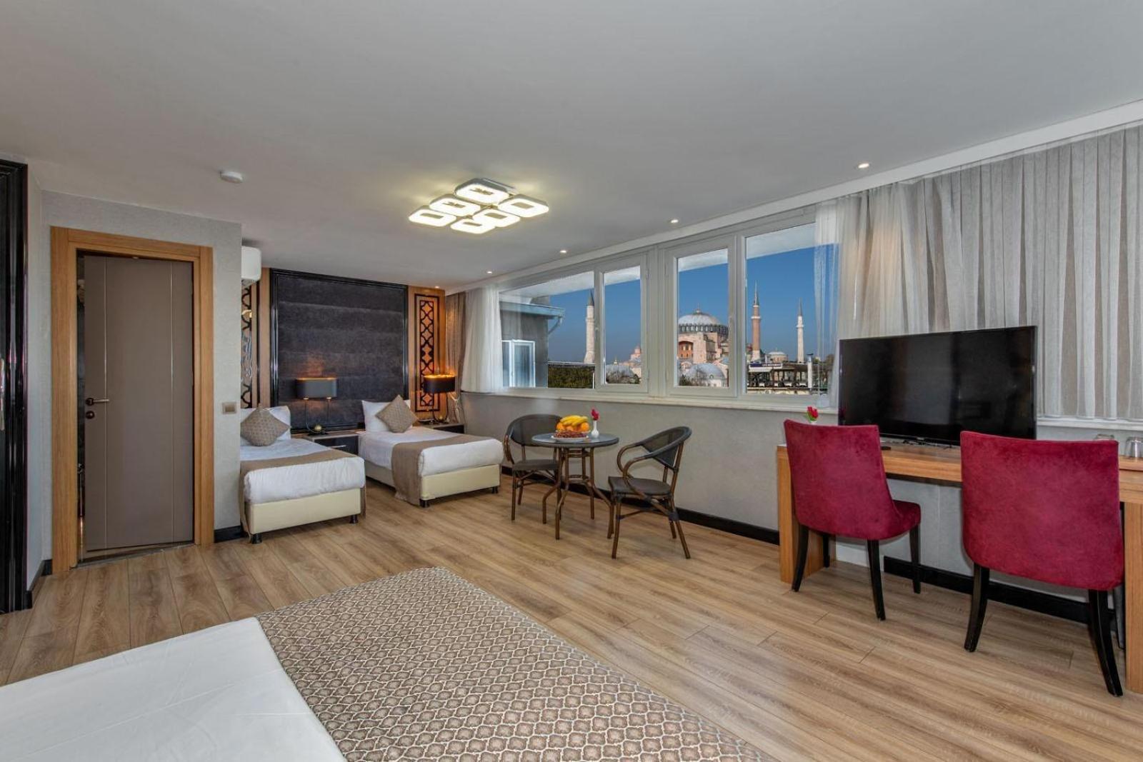 Aristocrat Hotel Istanbul Bagian luar foto