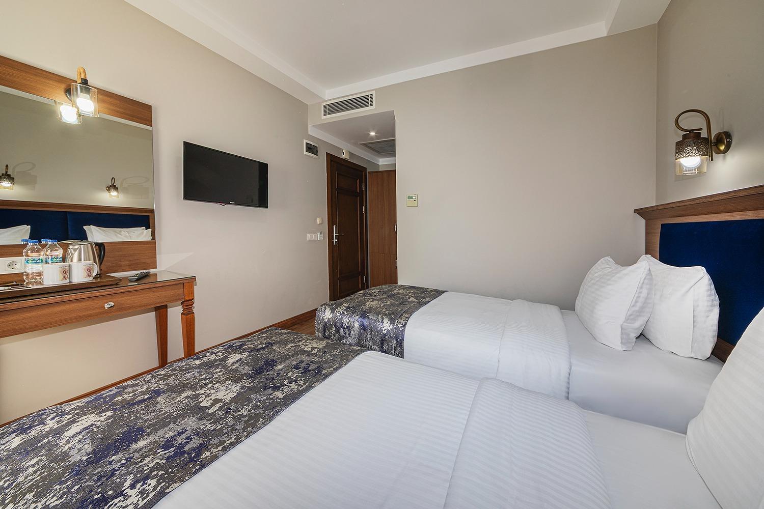 Aristocrat Hotel Istanbul Bagian luar foto