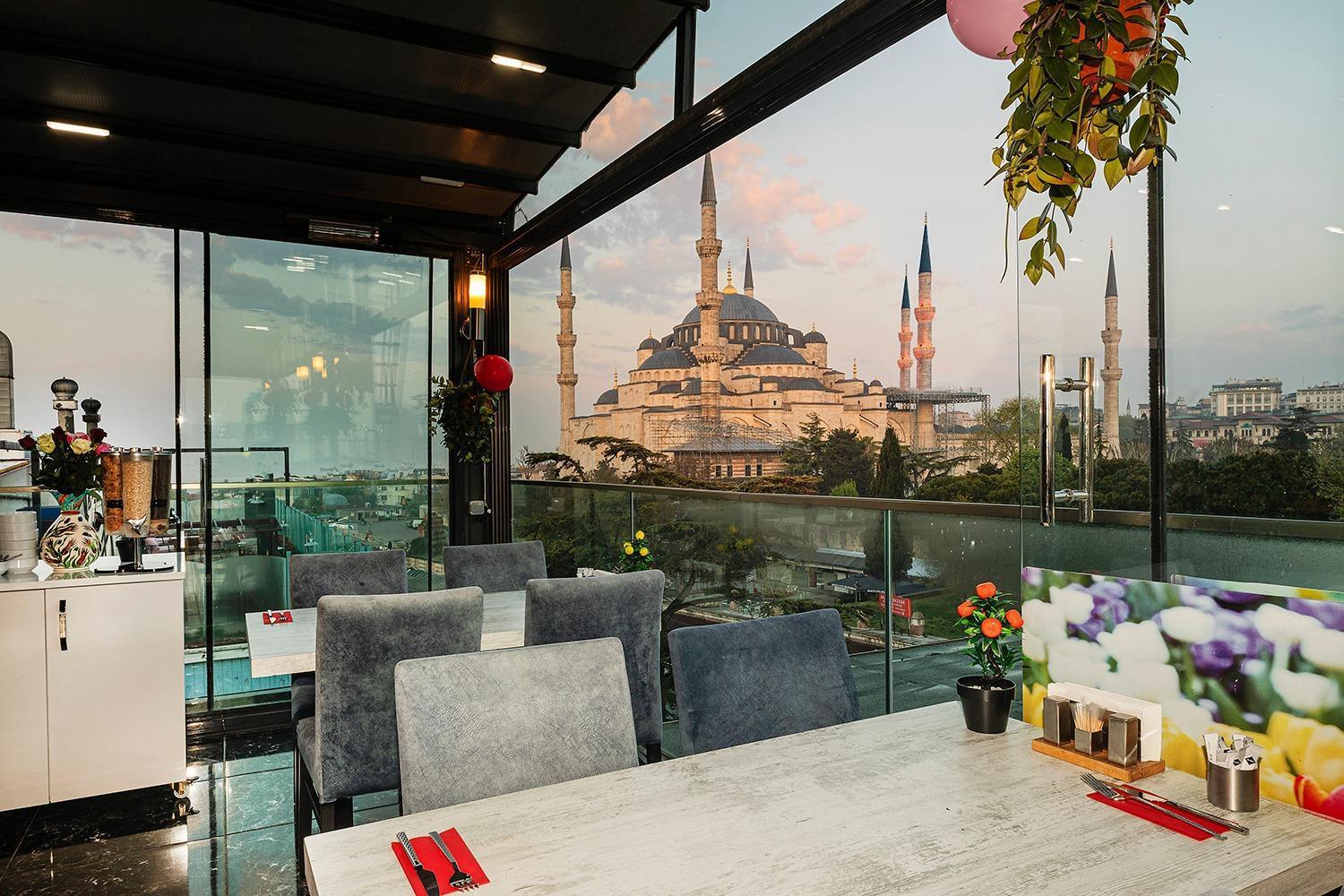 Aristocrat Hotel Istanbul Bagian luar foto